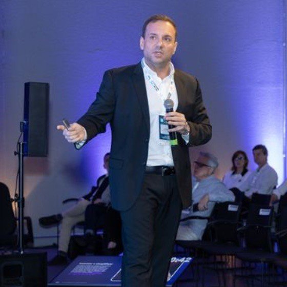 Lino Maggi, Head of Specialist Solutions Architects na AWS Brasil